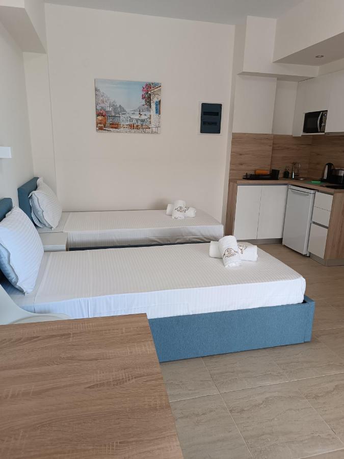 Navarino Luxe Suites With Sea View Peraia  Exterior photo